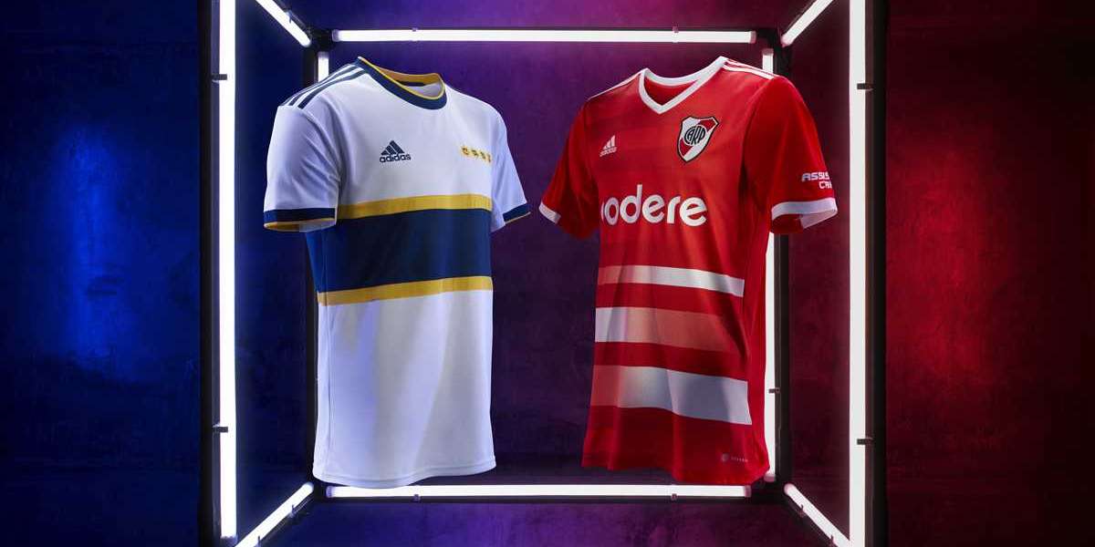 Findest du, dass River Plate und Boca Juniors 2022-23 Auswärtstrikots gut aussehen?