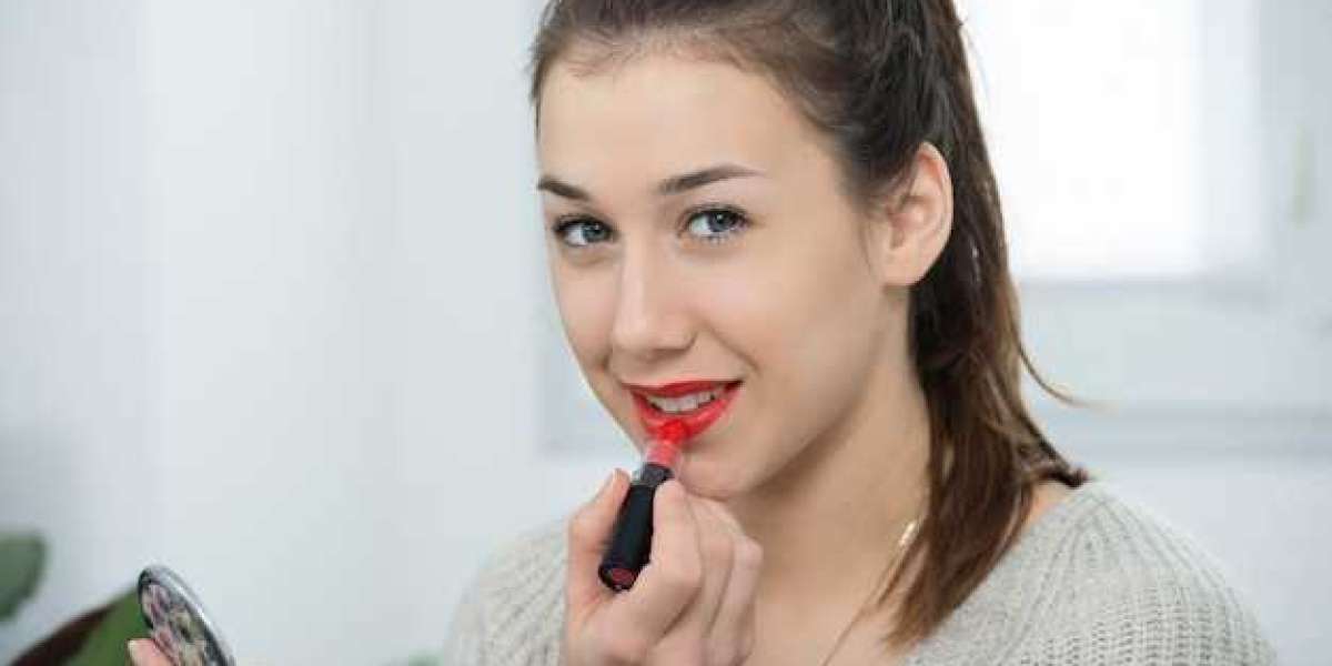 Learn the Latest Lip Blush Techniques in Raleigh's Top Training Program