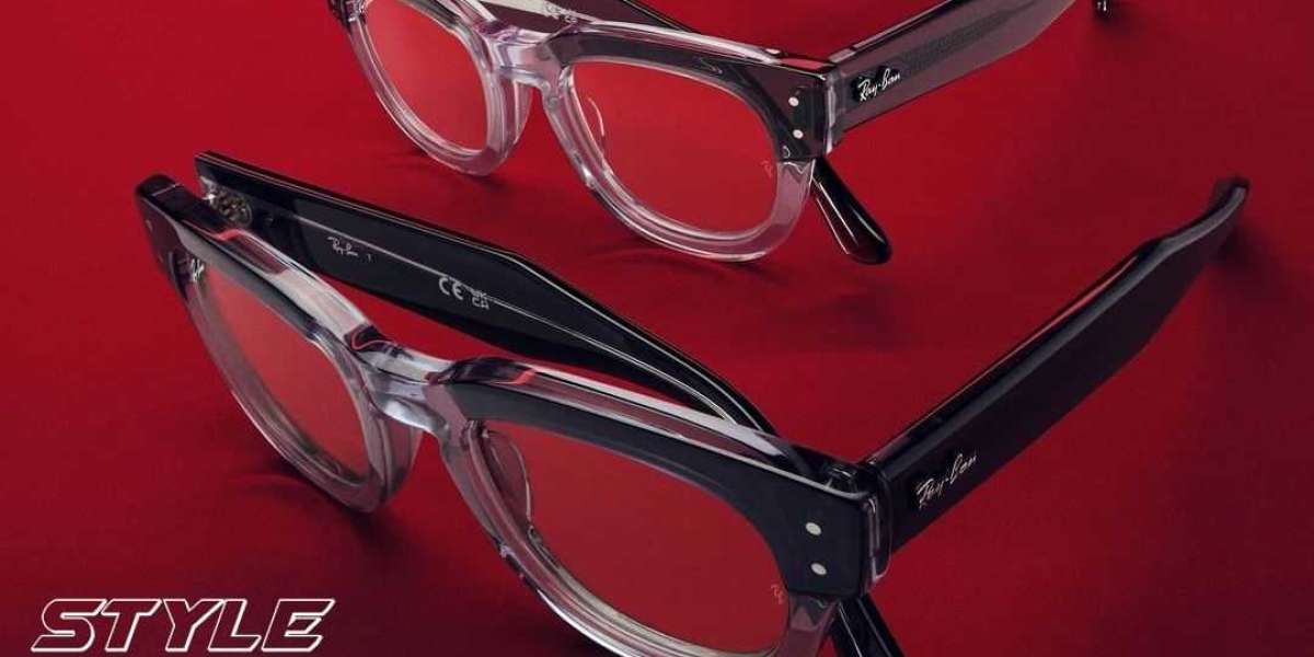 Best Eyewear Opticals in Noida