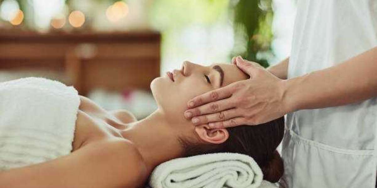 Choosing Massage Oils for Different Massage Techniques: Swedish, Deep Tissue, and More